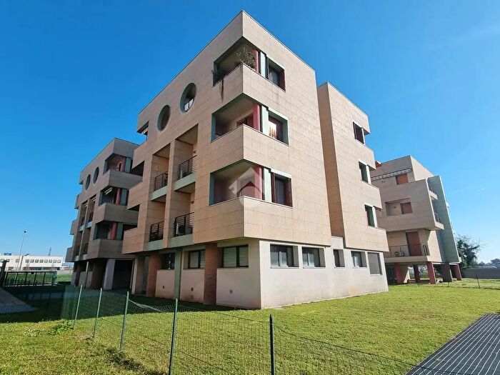 Appartamento trilocale in vendita in Via Berlinguer, Carugate