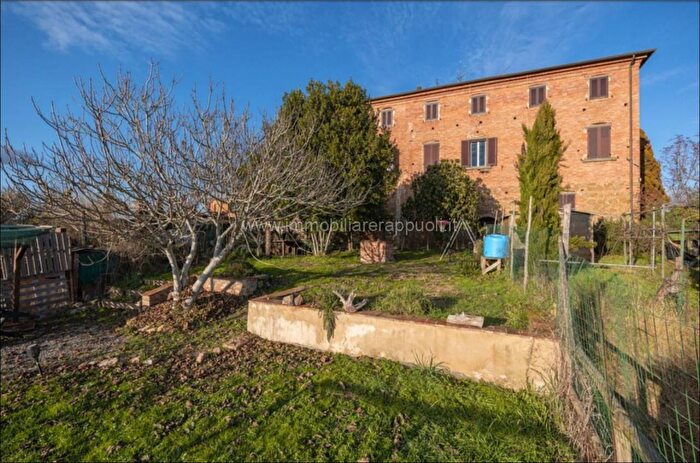 Appartamento trilocale in vendita in Sinalunga