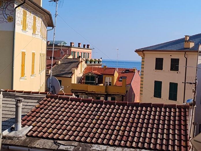 Appartamento con 5 locali in vendita in Via Figuccio, Celle Ligure