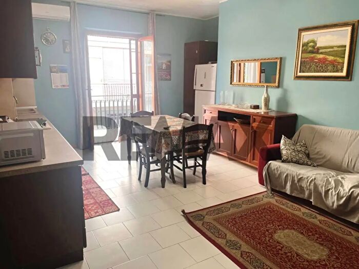 Appartamento trilocale in vendita in Via Vivaro a, Acireale