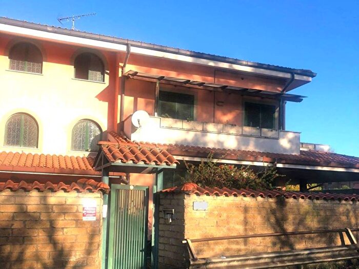 Casa bilocale in affitto in Viale dei Romagnoli, Acilia, Roma