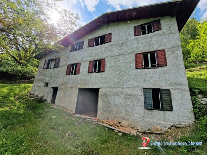 Casa trilocale in vendita in Località Re, Incudine