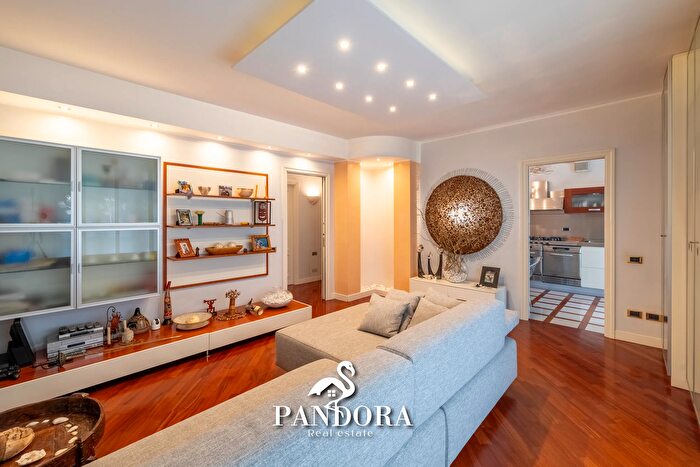 Appartamento trilocale in vendita in Via Udine, Gallarate