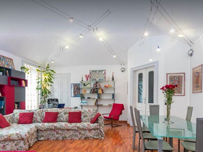 Appartamento trilocale in affitto in Via Principe Tommaso, San Salvario Baretti, Torino