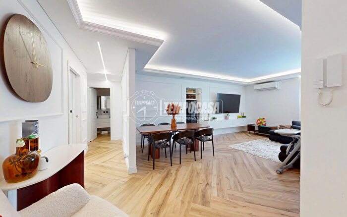 Appartamento con 5 locali in vendita in Via Velso Mucci, Bra