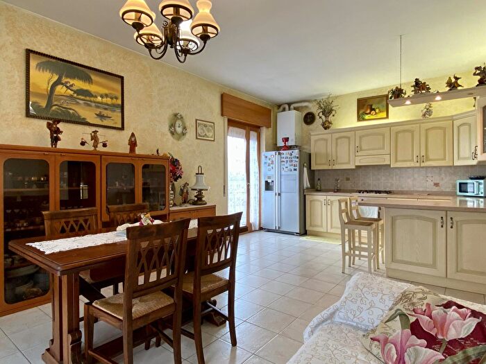 Appartamento quadrilocale in vendita in Via Udine, Creazzo