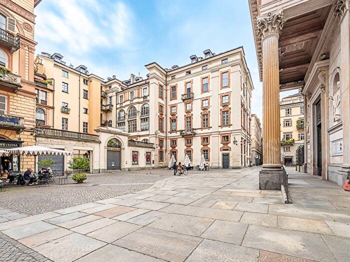 Appartamento bilocale in affitto in Via della Consolata, Quadrilatero Romano, Torino