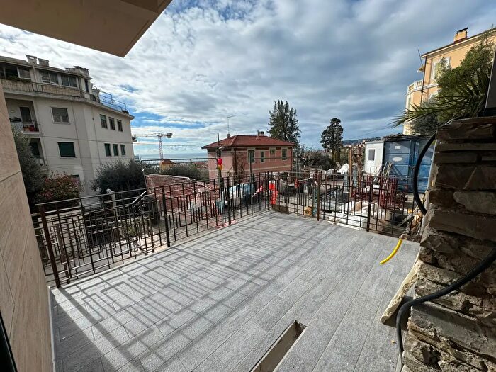 Appartamento trilocale in affitto in Via Wolfgang Goethe, Sanremo