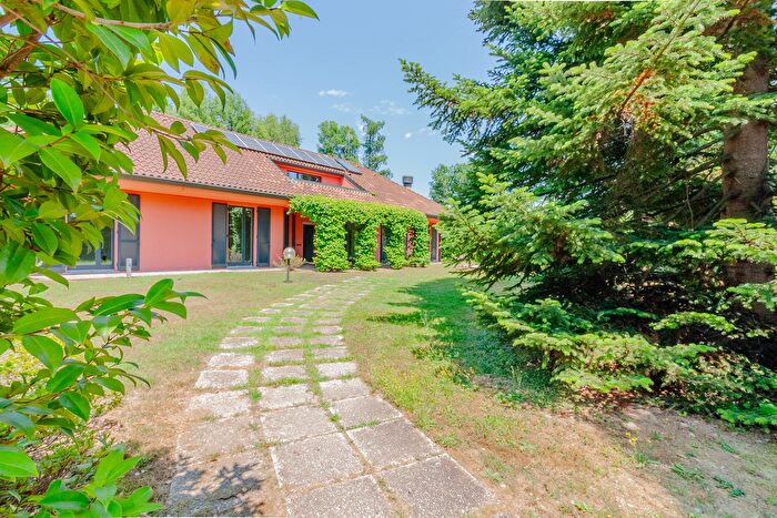 Casa con 13 locali in vendita in Vie della Pineta, Guanzate