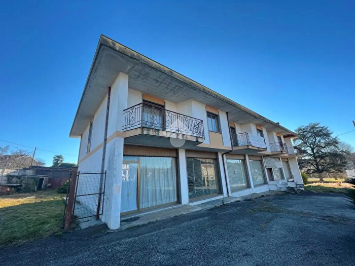 Casa con 10 locali in vendita in Viale Partigiani, Boca