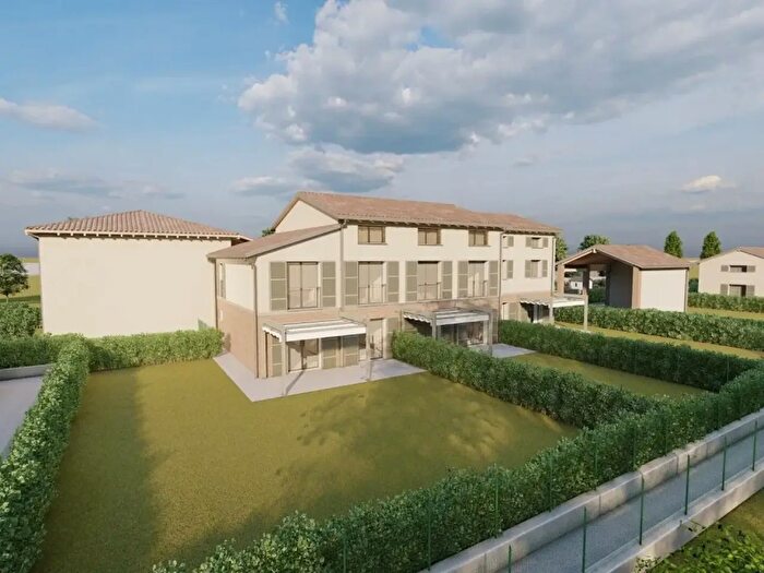 Casa quadrilocale in vendita in Porporano, Parma