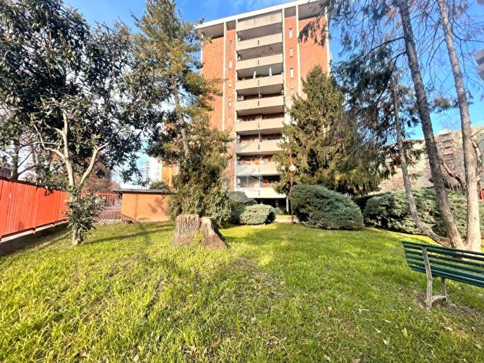 Appartamento trilocale in affitto in Via Luigi Einaudi, Centro, Cologno Monzese