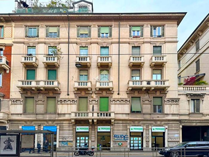 Appartamento trilocale in affitto in Via Carlo Farini, Farini, Milano