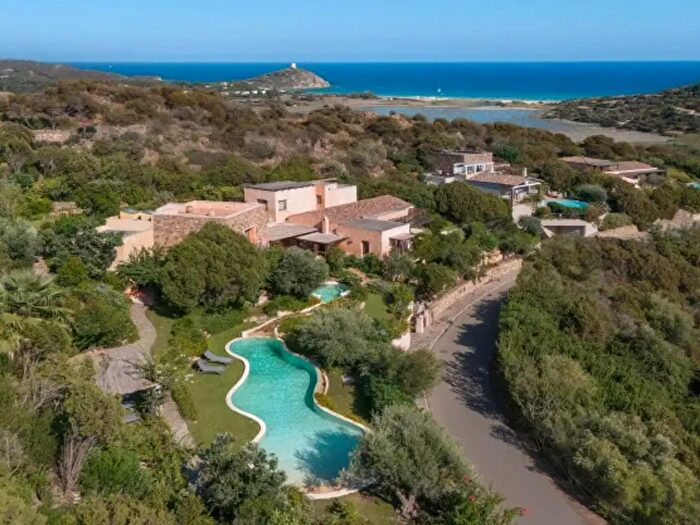 Casa con 6 locali in vendita in Domus de Maria
