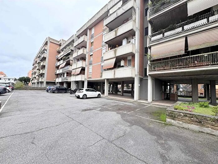 Appartamento trilocale in affitto in Via Goffredo Ciaralli, Roma