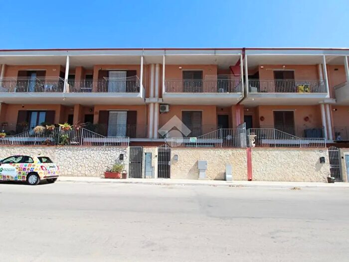 Casa con 7 locali in vendita in Viale Antonio Canova, Lucera