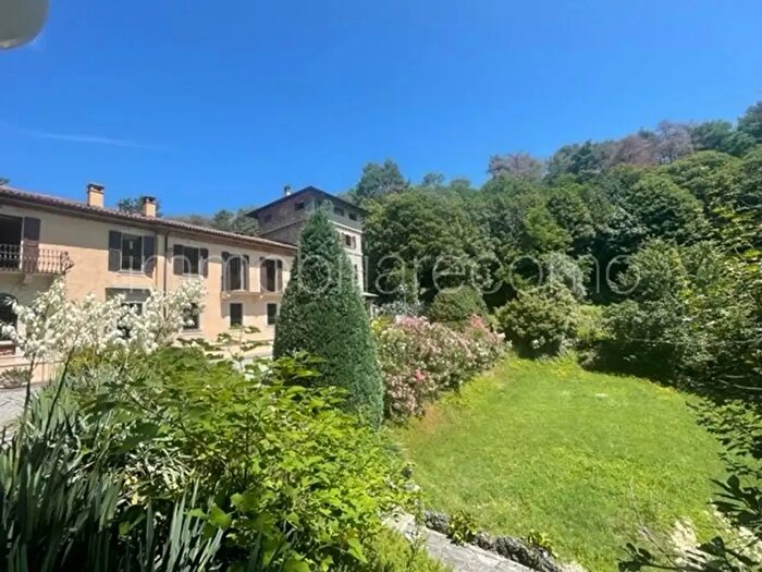 Casa con 10 locali in vendita in Como