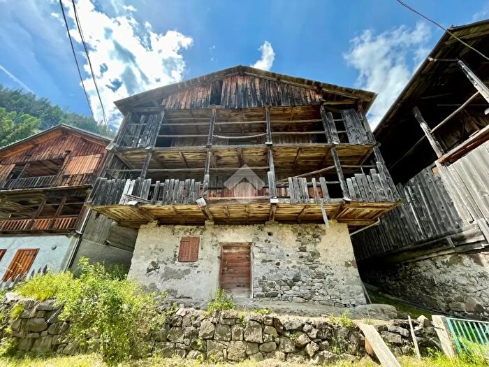 Casa con 10 locali in vendita in Via Caracoi Agoin, Rocca Pietore