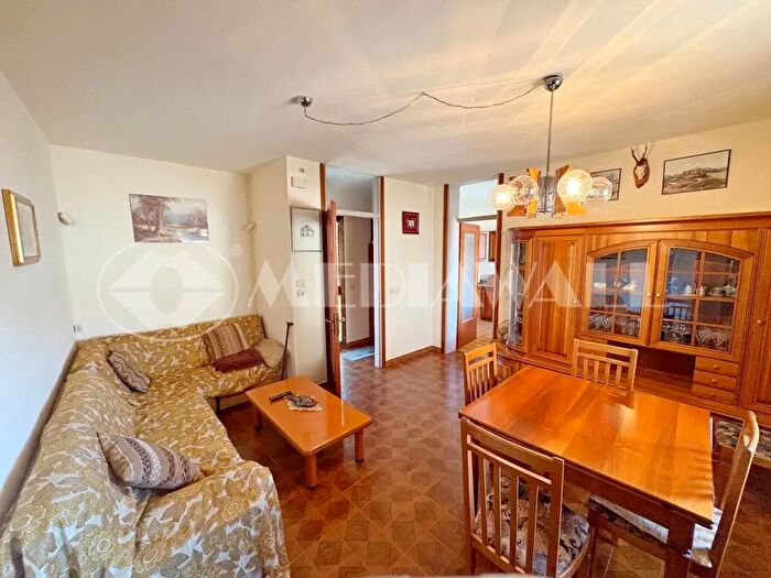 Casa con 7 locali in vendita in Via Paiani, Fanna