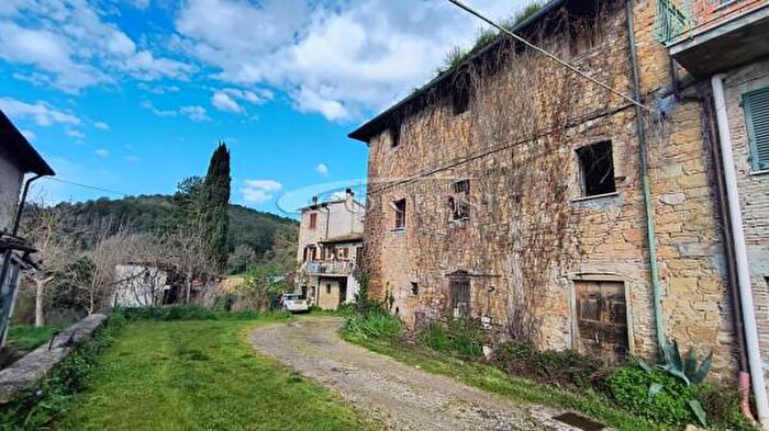 Appartamento con 6 locali in vendita in Via Tiberina Nord, Sansepolcro