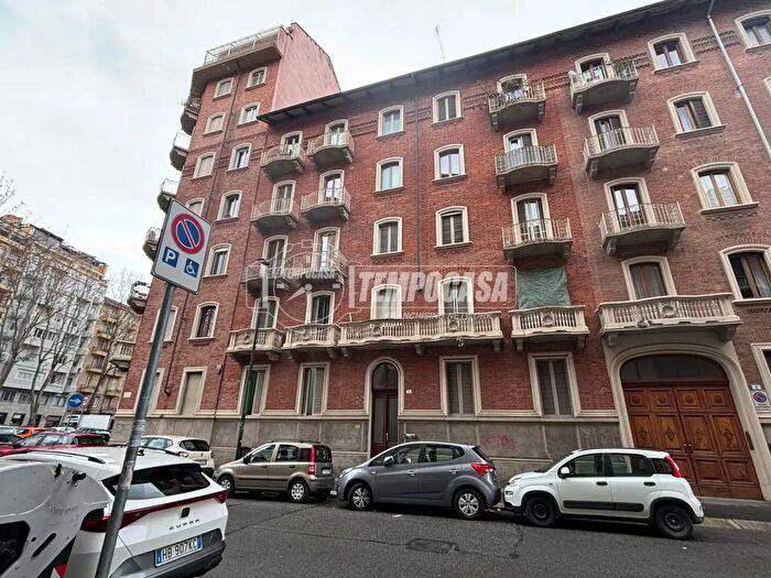 Appartamento trilocale in vendita in Torino