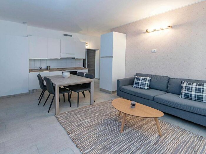 Appartamento quadrilocale in affitto in Corso di Porta Ticinese, Carrobbio, Milano