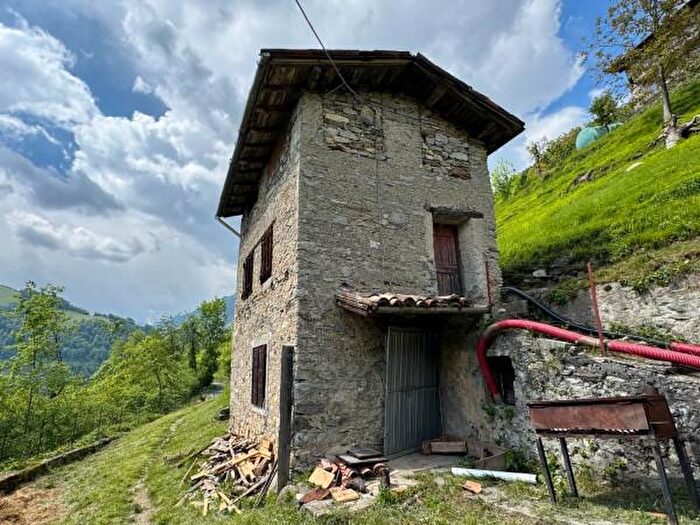 Casa bilocale in vendita in Via Botto Alto, Ardesio