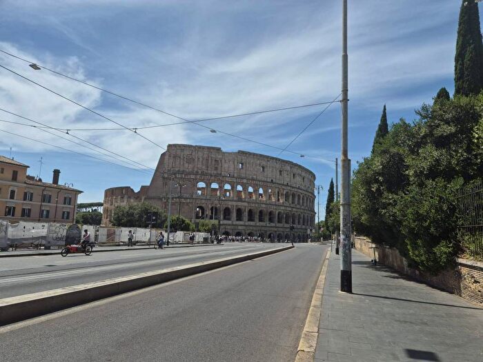 Appartamento con 5 locali in affitto in Colle Oppio, Roma