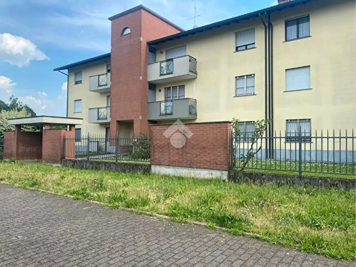 Appartamento trilocale in vendita in Via Padre Romero, Arluno