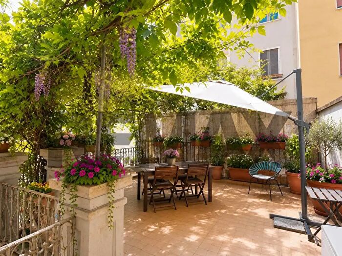 Appartamento bilocale in vendita in Via Castel Morrone, Milano