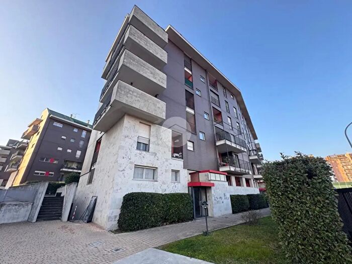 Appartamento trilocale in vendita in Via Oriana Fallaci, Peschiera Borromeo