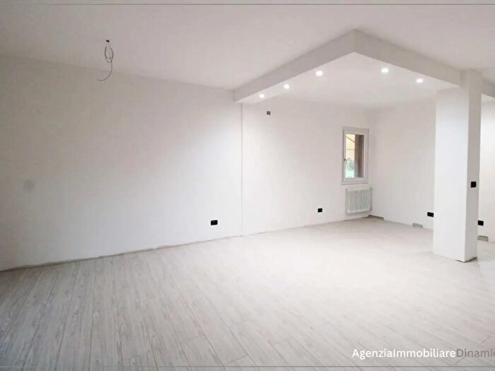 Appartamento con 7 locali in vendita in Via Guglielmo Marconi, Pieve Di Soligo