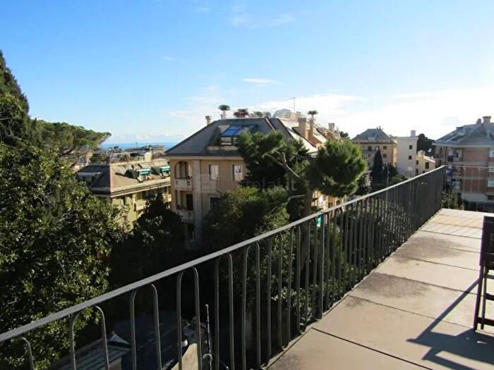 Appartamento con 10 locali in vendita in Via San Giuliano, Genova