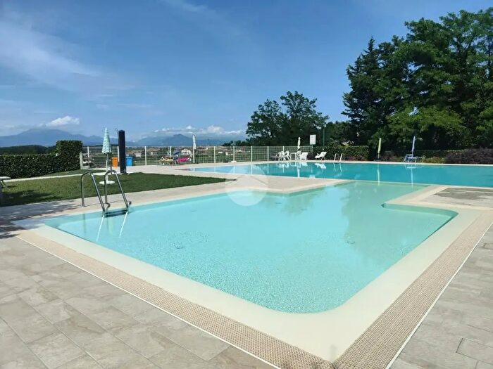 Appartamento trilocale in vendita in Via Po, Peschiera Del Garda