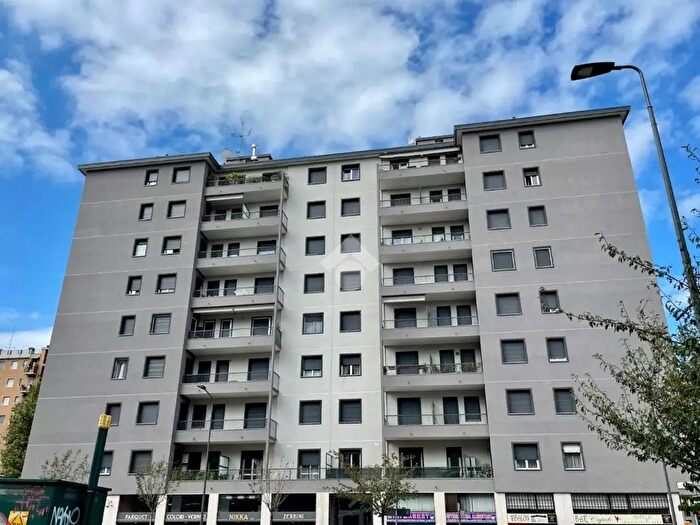 Appartamento quadrilocale in affitto in Via Filippo Brunelleschi, Milano