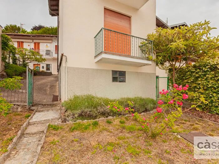 Casa con 6 locali in vendita in Via Anadiga, Casciago
