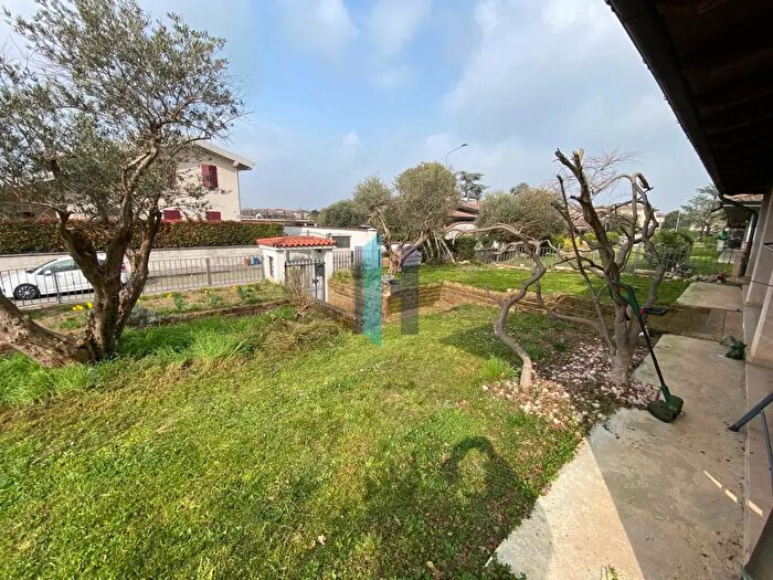 Casa con 5 locali in vendita in Via Rossini, Poncarale