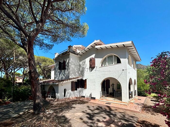 Casa quadrilocale in vendita in Pula