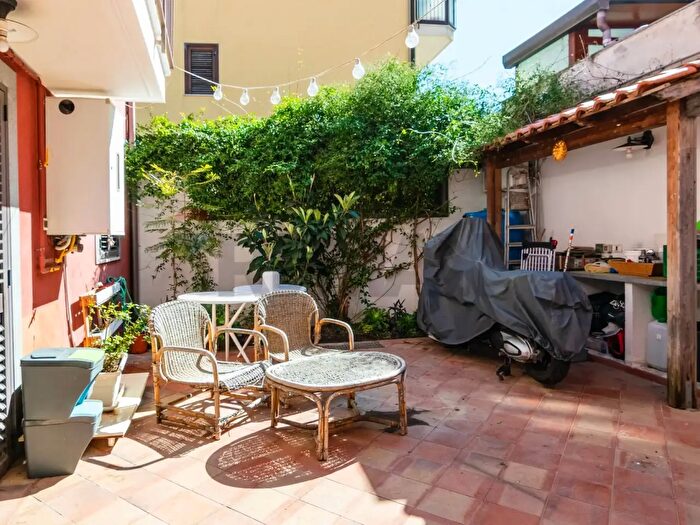 Casa con 10 locali in vendita in Via San Nicolò, Aci Catena