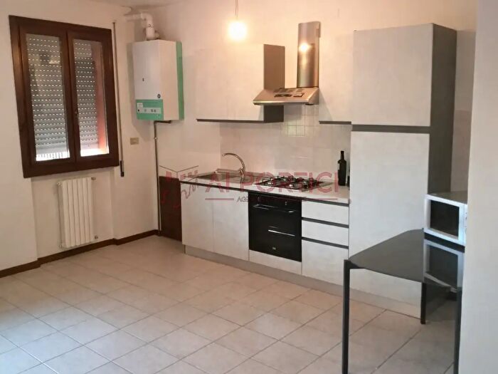 Appartamento quadrilocale in affitto in Via Luigi Piron, Piove Di Sacco