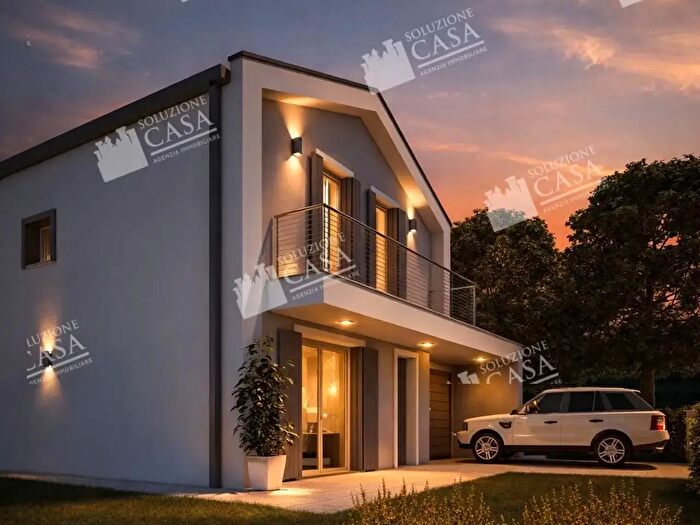 Casa con 5 locali in vendita in San Pietro In Casale