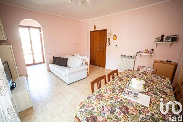 Appartamento trilocale in vendita in Via Marche, Macerata