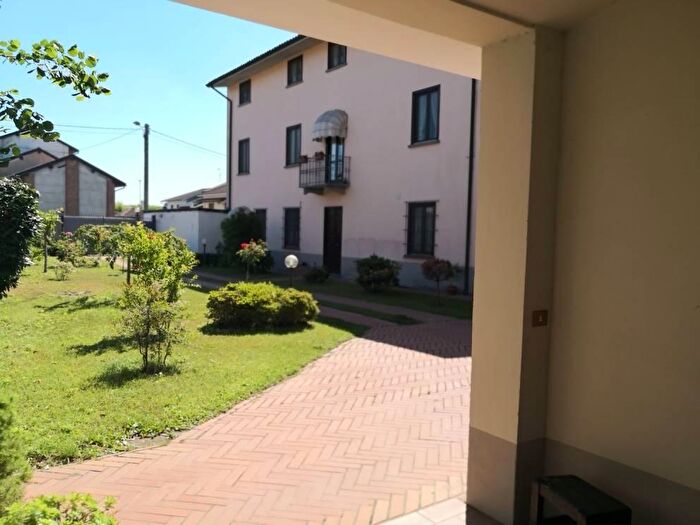 Casa con 8 locali in vendita in Via Mazzini, Gambolo