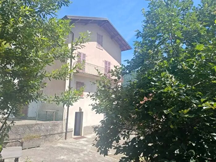 Casa con 6 locali in vendita in Via Dizzasco, Cerano D'Intelvi