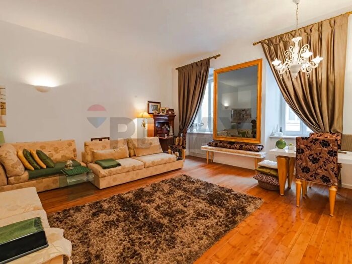 Appartamento trilocale in vendita in Trieste