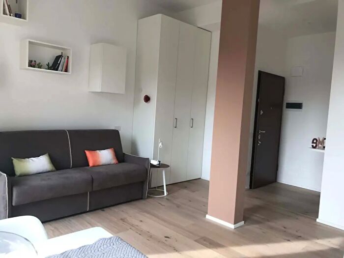 Appartamento monolocale in affitto in Via Legnano, Milano