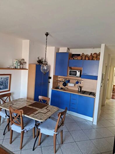 Appartamento trilocale in affitto in Via Camillo Benso di Cavour Ospedaletti, Ospedaletti