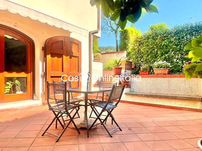 Casa con 10 locali in vendita in Via Angiolo Badiani Prato, Prato