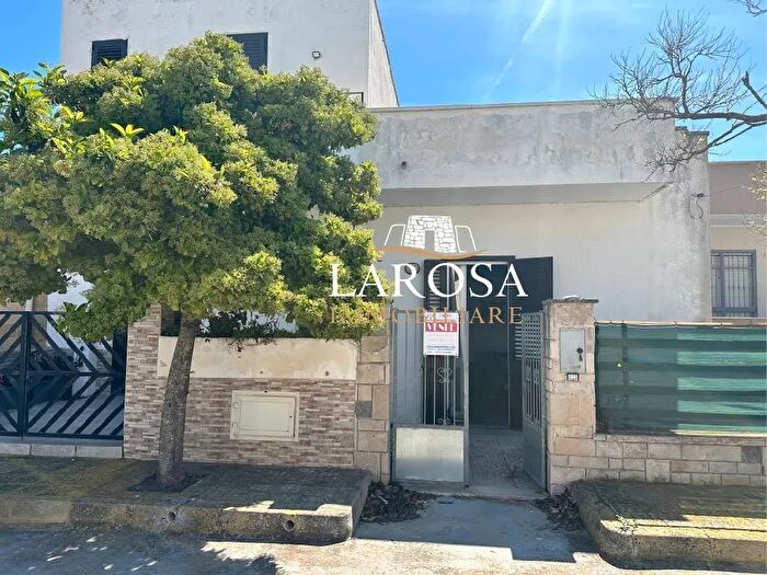 Casa quadrilocale in vendita in Melendugno