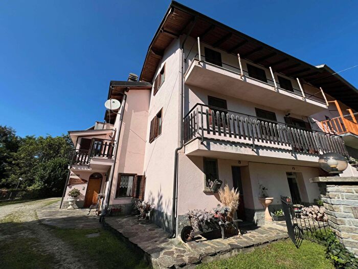 Casa con 9 locali in vendita in Borgata Ciardossina, Villar Perosa